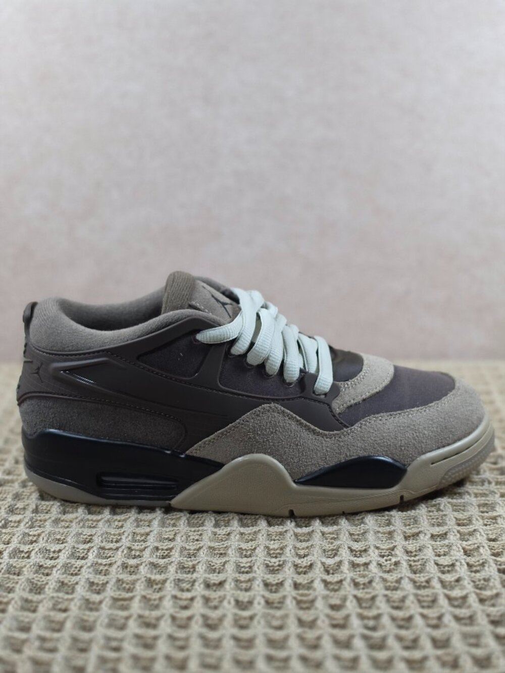 Air Jordan 4 RM Ironstone/Medium Olive Men’s Size 8 NIB + Extra Laces